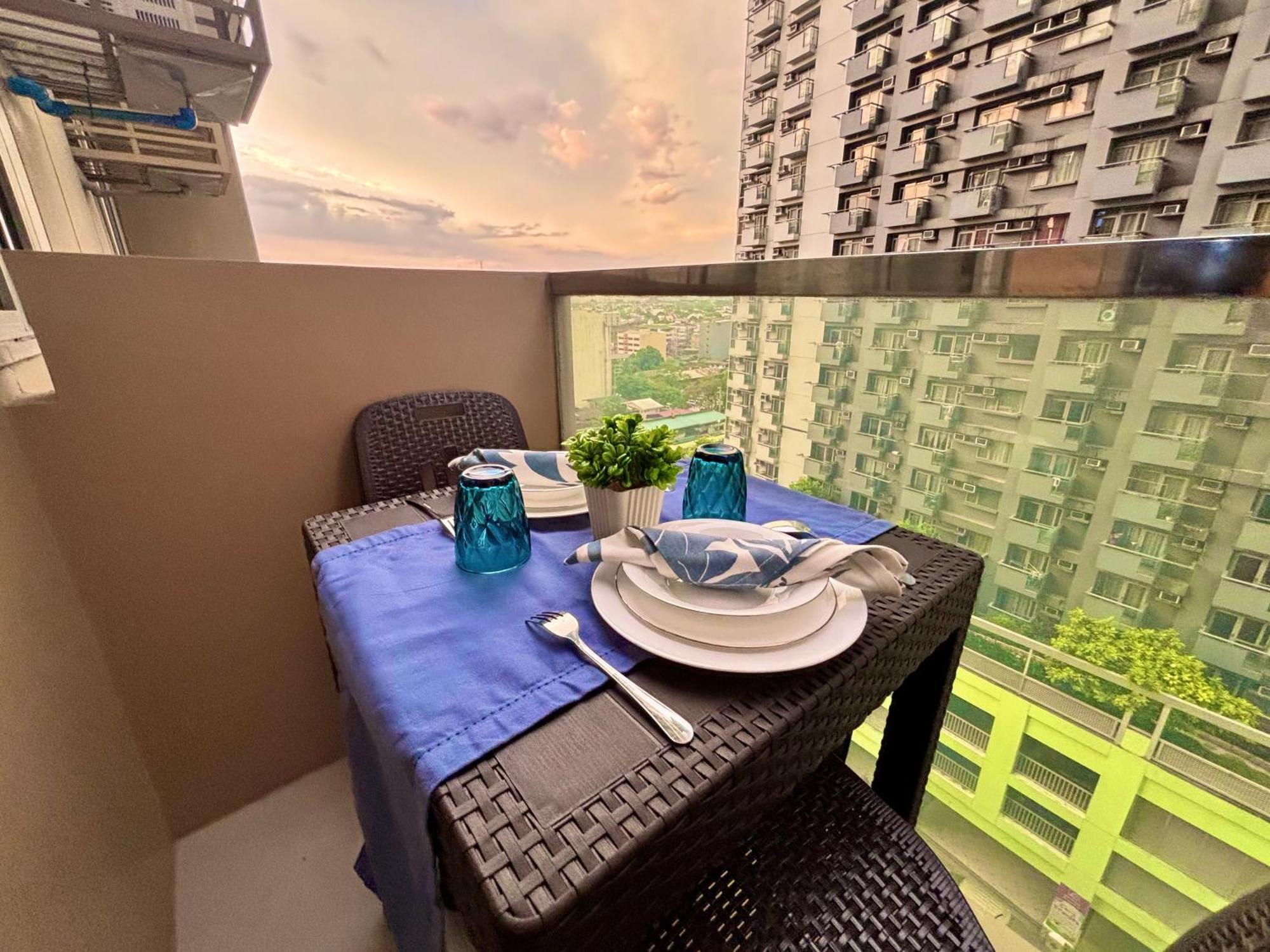 Aparthotel Manhattan Plaza Tower 1 Unit 10e Condotel Manila