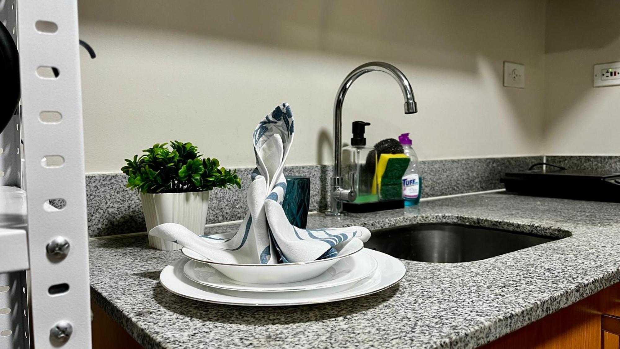 Aparthotel Manhattan Plaza Tower 1 Unit 10e Condotel *