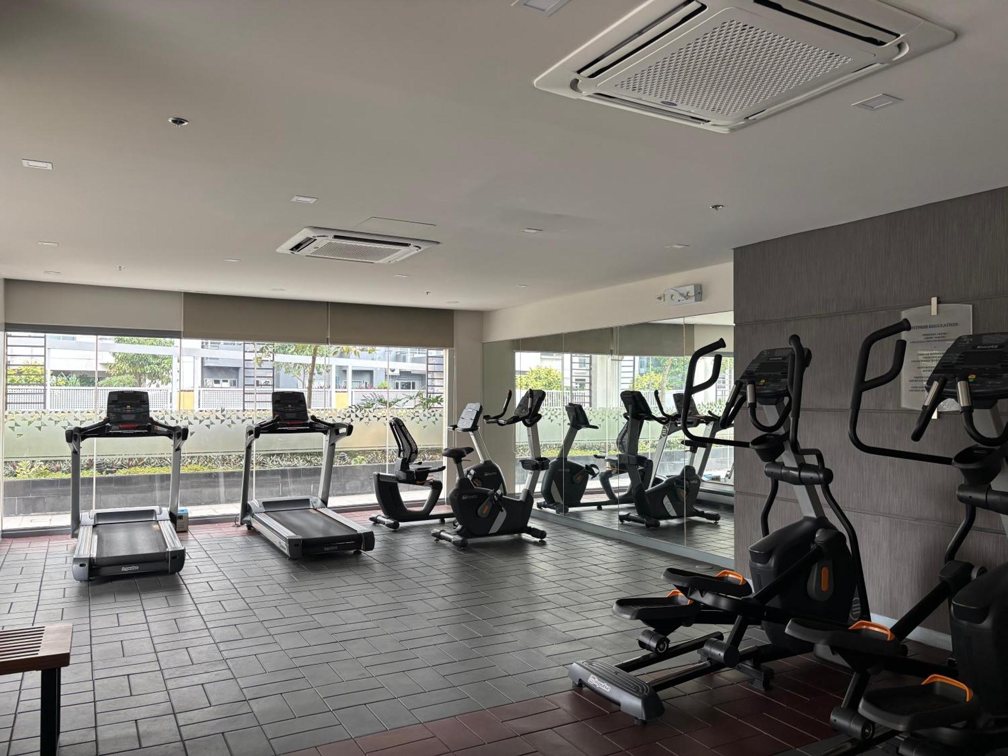 Manhattan Plaza Tower 1 Unit 10e Condotel *