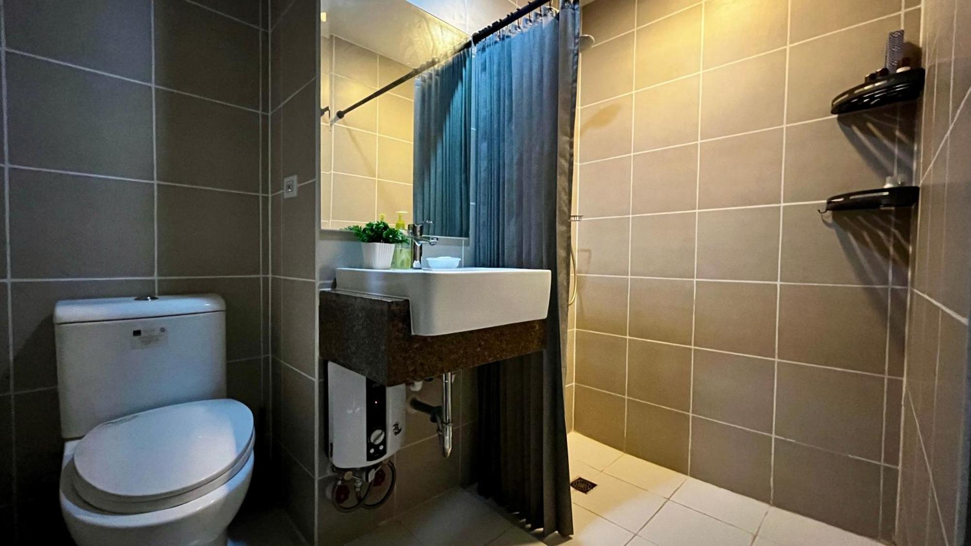 Manhattan Plaza Tower 1 Unit 10e Condotel * Manila